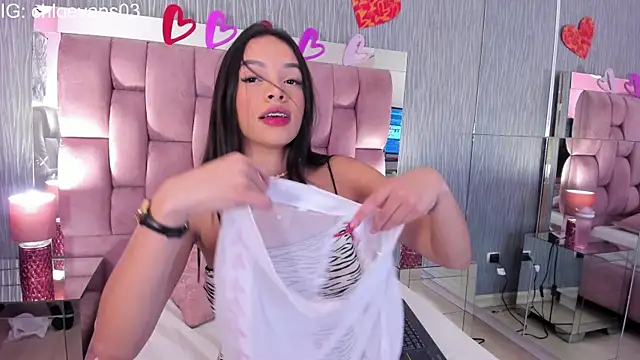Snapshot of Chloe_evans__ chatting on 8, 10, 2025 Chloe evans   online show from 8, 10, 2025