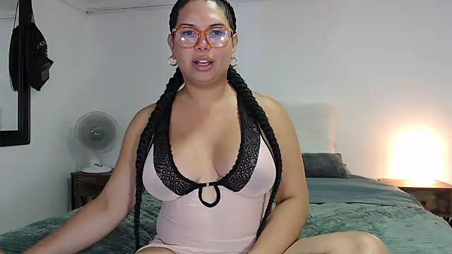 Snapshot of flowerdirtty chatting on 12, 10, 2025 flowerdirtty online show from 12, 10, 2025
