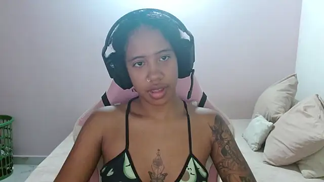 TiffanyRoouse online show from 14, 12, 2024