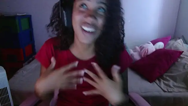 TiffanyRoouse online show from 14, 2, 2025