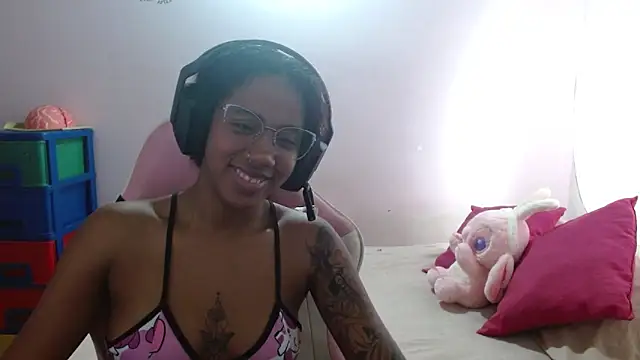 TiffanyRoouse online show from 17, 2, 2025