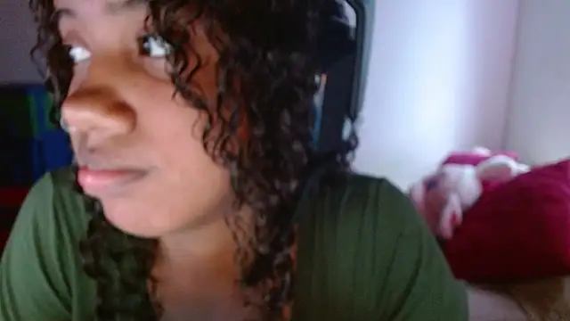 TiffanyRoouse online show from 24, 2, 2025