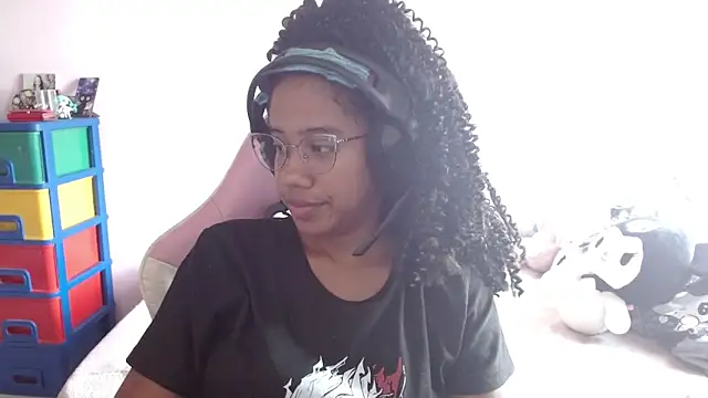 TiffanyRoouse online show from 13, 12, 2025