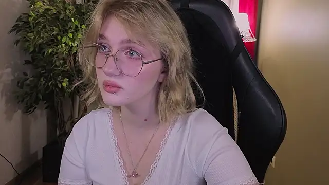 Snapshot of ELLIEJAY chatting on 5, 3, 2026 ELLIEJAY online show from 5, 3, 2026