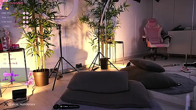 VanessaSimon online show from 25, 1, 2025