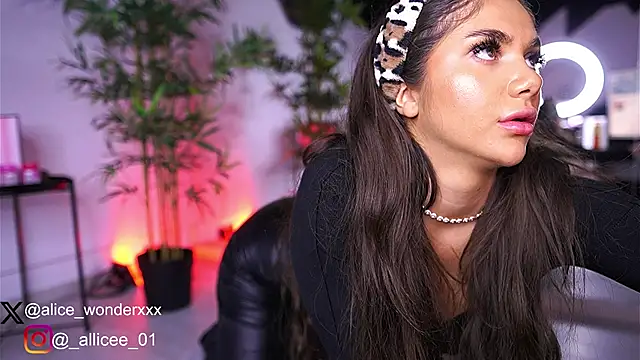 VanessaSimon online show from 17, 3, 2025