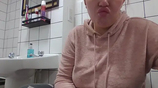 Snapshot of magical_mia chatting on 29, 1, 2025 magical mia online show from 29, 1, 2025