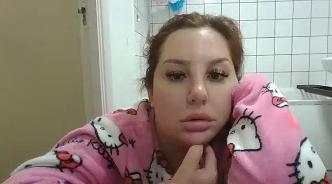 Snapshot of magical_mia chatting on 3, 2, 2025 magical mia online show from 3, 2, 2025