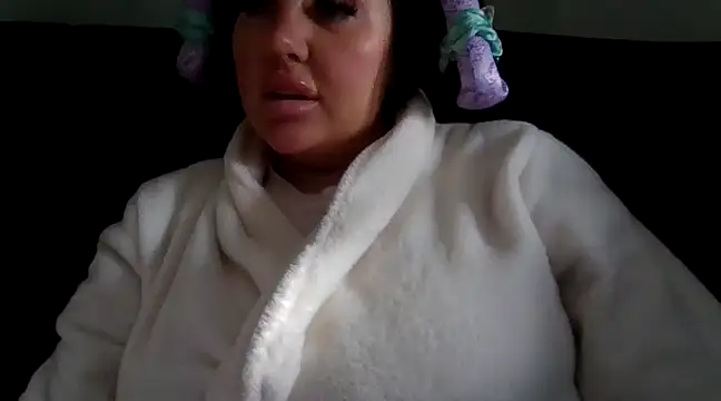 Snapshot of magical_mia chatting on 22, 2, 2025 magical mia online show from 22, 2, 2025