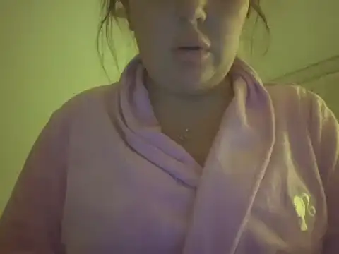 Snapshot of magical_mia chatting on 18, 3, 2025 magical mia online show from 18, 3, 2025