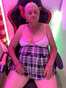 Snapshot of Grandma_Mature23 chatting on 6, 3, 2025 Grandma Mature23 online show from 6, 3, 2025