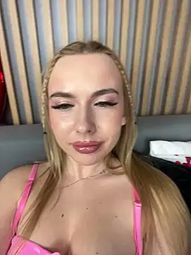 Snapshot of Nicole_blonde0 chatting on 24, 2, 2025 Nicole blonde0 online show from 24, 2, 2025