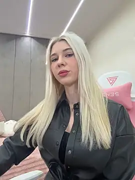 Snapshot of Yanna_miana chatting on 16, 10, 2025 Yanna miana online show from 16, 10, 2025