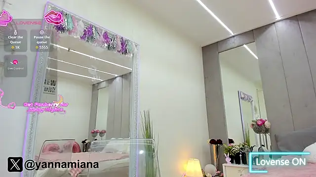 Snapshot of Yanna_miana chatting on 25, 11, 2025 Yanna miana online show from 25, 11, 2025