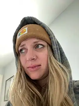 molly witha chance online show from 3, 2, 2025