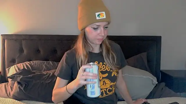 molly witha chance online show from 22, 2, 2025