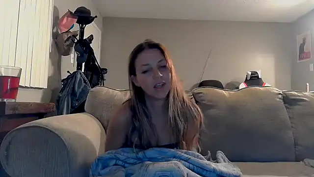 molly witha chance online show from 15, 9, 2025