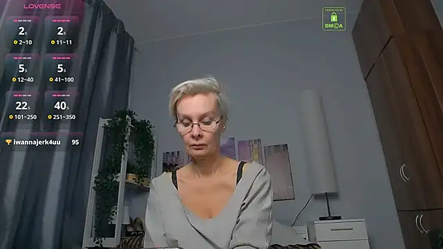 Snapshot of HelgaHimmell chatting on 5, 2, 2025 HelgaHimmell online show from 5, 2, 2025