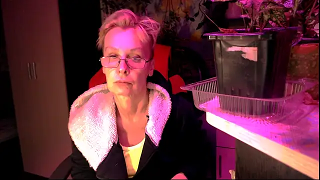 Snapshot of HelgaHimmell chatting on 6, 7, 2026 HelgaHimmell online show from 6, 7, 2026