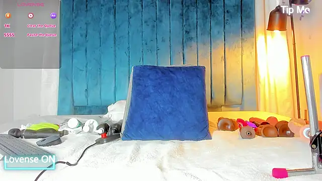 blondehorny69 online show from 1, 11, 2025