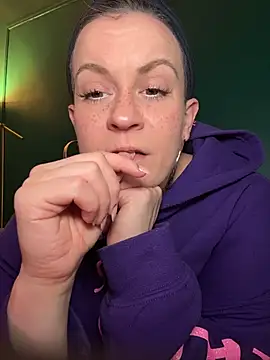 quinnmariexo online show from 12, 3, 2026