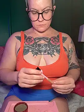 quinnmariexo online show from 8, 6, 2026