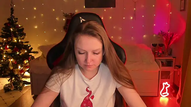 Snapshot of desperatehousewife__ chatting on 31, 12, 2024 desperatehousewife online show from 31, 12, 2024