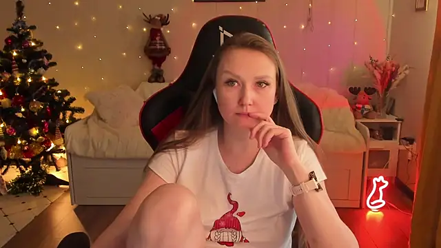 Snapshot of desperatehousewife__ chatting on 31, 12, 2024 desperatehousewife online show from 31, 12, 2024