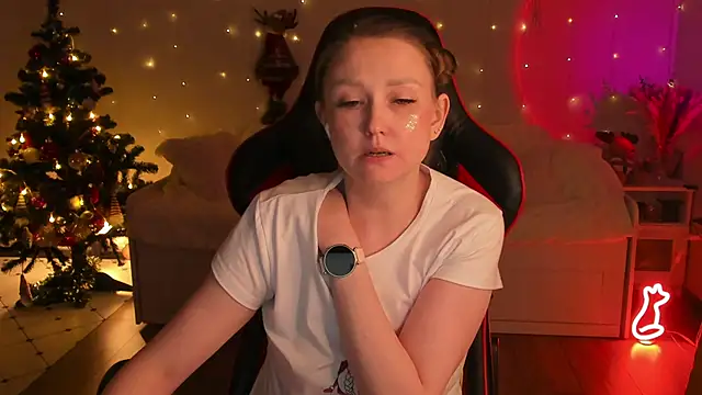 Snapshot of desperatehousewife__ chatting on 3, 1, 2025 desperatehousewife online show from 3, 1, 2025