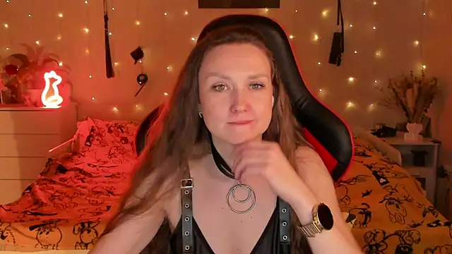 Snapshot of desperatehousewife__ chatting on 16, 9, 2025 desperatehousewife online show from 16, 9, 2025