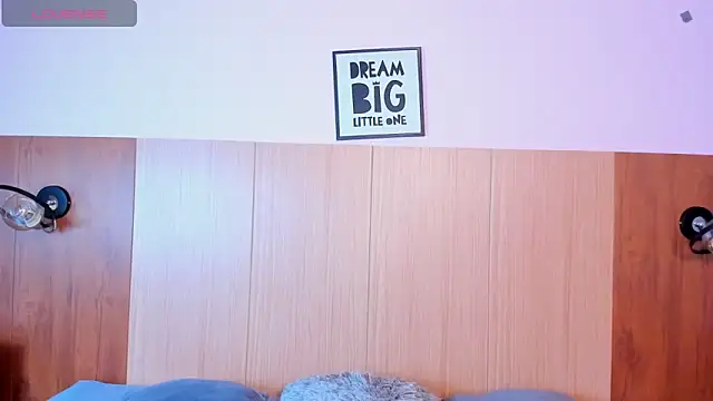 Aishaza1 online show from 1, 10, 2025