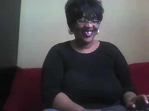 Snapshot of SexxyBoob chatting on 21, 11, 2025 SexxyBoob online show from 21, 11, 2025