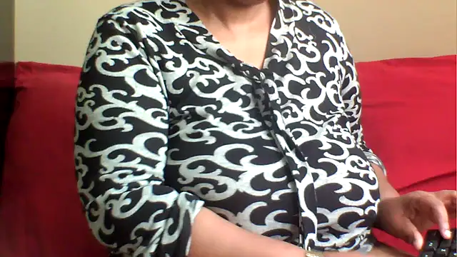 Snapshot of SexxyBoob chatting on 27, 11, 2025 SexxyBoob online show from 27, 11, 2025