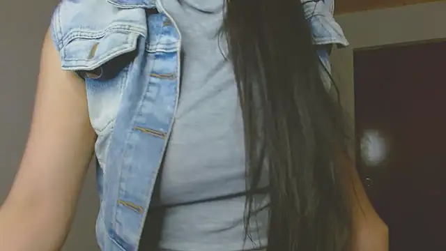 Snapshot of ella_peck chatting on 5, 10, 2025 ella peck online show from 5, 10, 2025