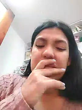 Snapshot of Sophie-hatter chatting on 6, 2, 2025 Sophie-hatter online show from 6, 2, 2025