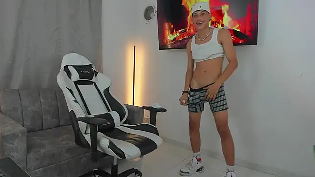 andy bigcock01 online show from 17, 12, 2024