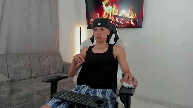 andy bigcock01 online show from 28, 12, 2024