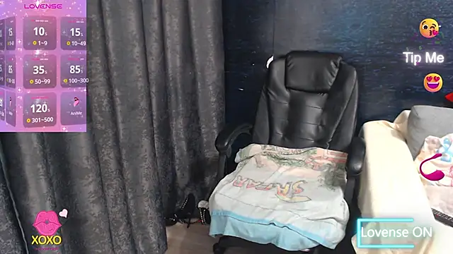 Snapshot of LadyAverrySquirt11 chatting on 14, 2, 2025 LadyAverrySquirt11 online show from 14, 2, 2025