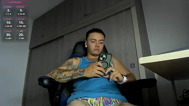 male pussy online show from 28, 5, 2026