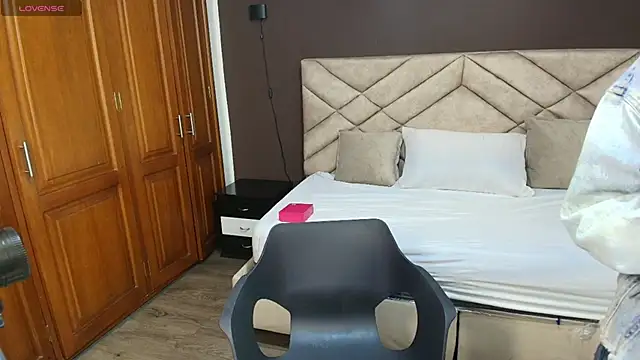 Raquel jones online show from 3, 11, 2025