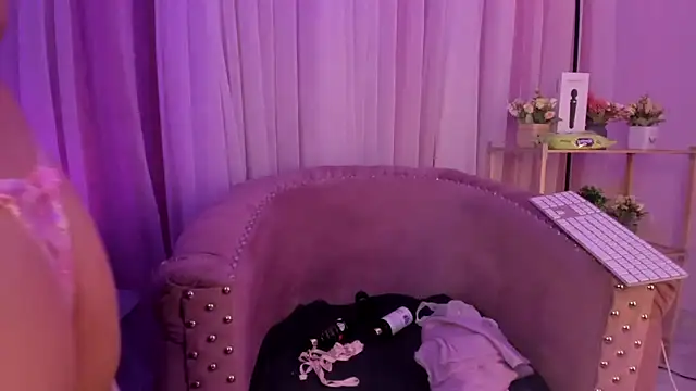 Snapshot of MelodySweett chatting on 27, 11, 2025 MelodySweett online show from 27, 11, 2025