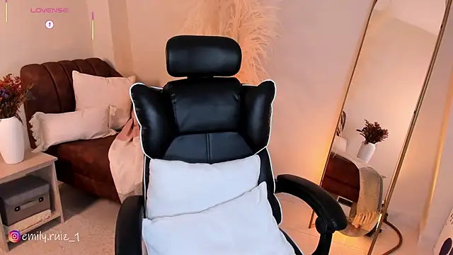 emilyruiz1 online show from 18, 2, 2026