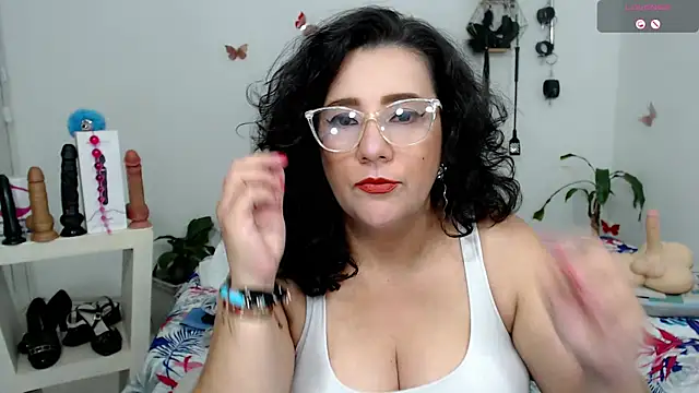 Snapshot of mom_hot__ chatting on 3, 10, 2025 mom hot   online show from 3, 10, 2025