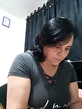Snapshot of Natasha_milf__ chatting on 5, 3, 2025 Natasha milf online show from 5, 3, 2025