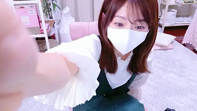 Snapshot of Mii_v_v chatting on 25, 10, 2025 Mii v v online show from 25, 10, 2025