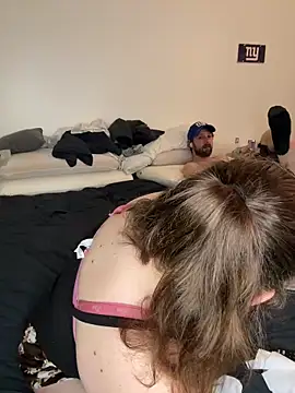 sexybee124 online show from 14, 4, 2026