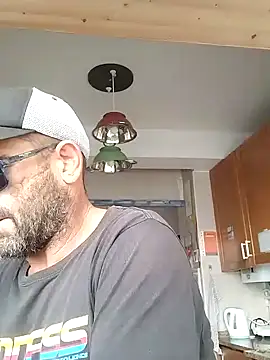 Snapshot of DJUX chatting on 5, 1, 2025 DJUX online show from 5, 1, 2025