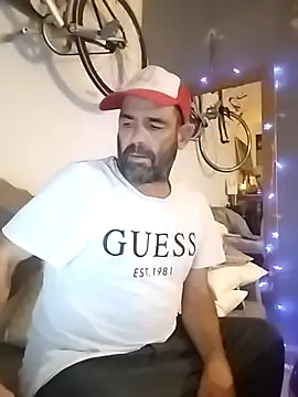 Snapshot of DJUX chatting on 21, 2, 2025 DJUX online show from 21, 2, 2025