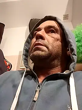 Snapshot of DJUX chatting on 3, 3, 2025 DJUX online show from 3, 3, 2025