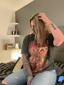 blondebitch2 online show from 6, 1, 2025